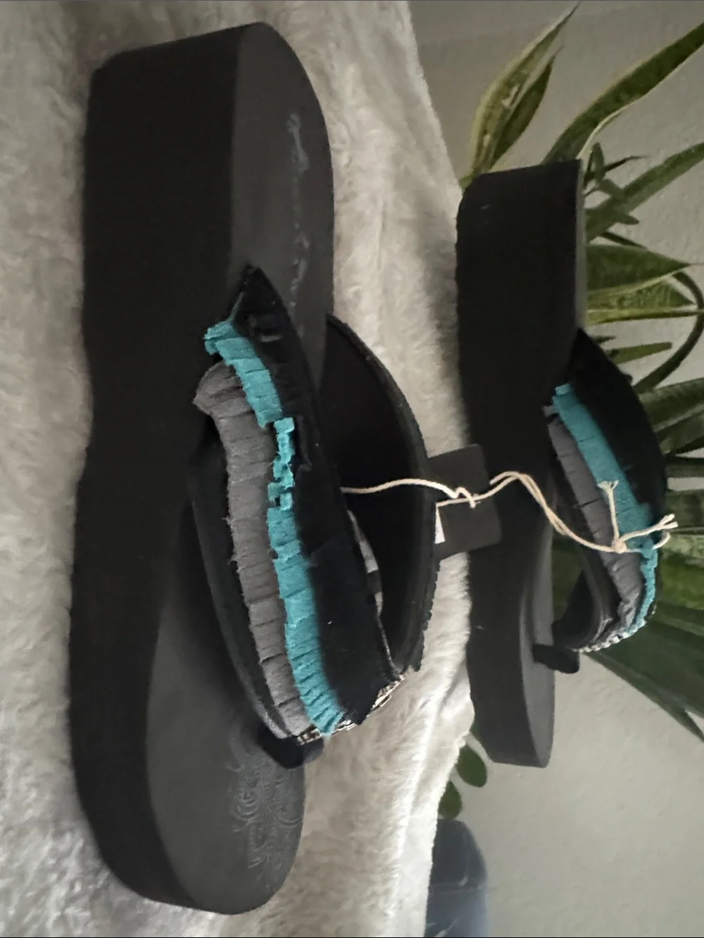 Montana West Black Wedge Fringe Strap and Cross Center Concho-New! Size 10